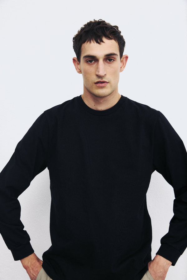 basic long sleeve t-shirt – caviar